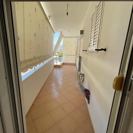 Rroshi Apartment Sarandë
